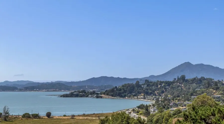 126 San Marino Drive, San Rafael, California, United States, 5 Bedrooms Bedrooms, ,4 BathroomsBathrooms,Residential,For Sale,1946447